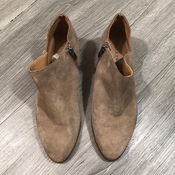 Lucky Brand Fenley Khaki Suede Ankle Booties size 7 - Picture 2 of 9